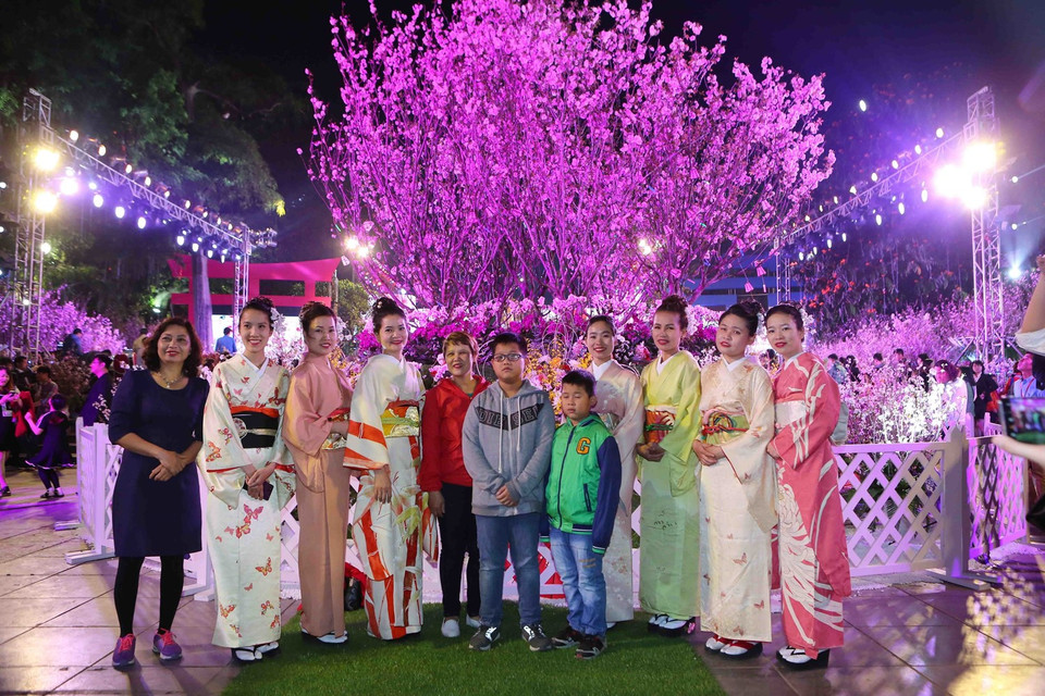 Ngoài ra còn có các buổi tọa đàm, trao đổi hợp tác xúc tiến đầu tư, du lịch giữa Hà Nội và Nhật Bản. (Ảnh: Thành Đạt/TTXVN)