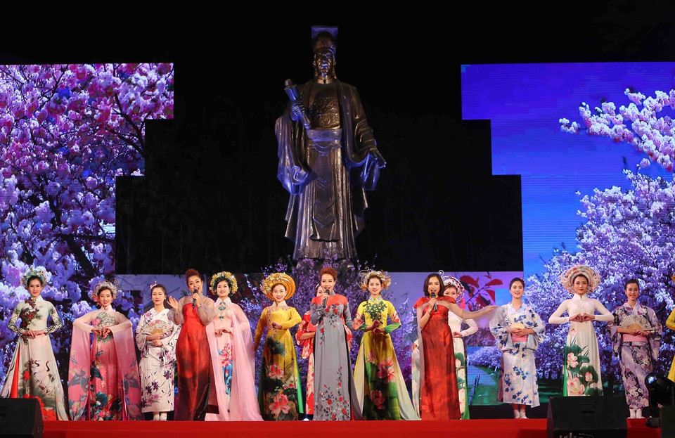  Hoạt động tổ chức nhân dịp kỷ niệm 45 năm thiết lập quan hệ ngoại giao Việt Nam-Nhật Bản. (Ảnh: Thành Đạt/TTXVN)