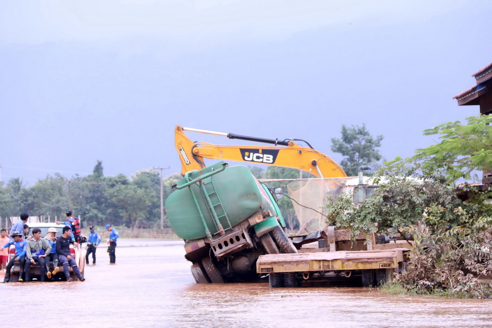 Quang cảnh đổ nát sau sự cố (Ảnh: Phạm Kiên/Vietnam+)