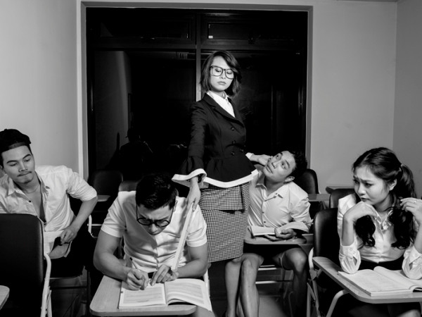 Cô giáo khó tính Kim Thoa. (Nguồn ảnh: Vietnam's Next Top Model)