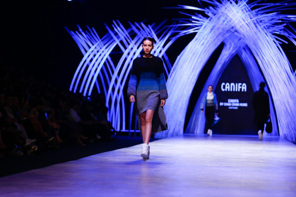 Tuy là bộ sưu tập thời trang ứng dụng, nhưng Châu Chấn Hưng vẫn để lại dấu ấn sáng tạo với các thiết kế 2 trong 1. (Ảnh: BTC)