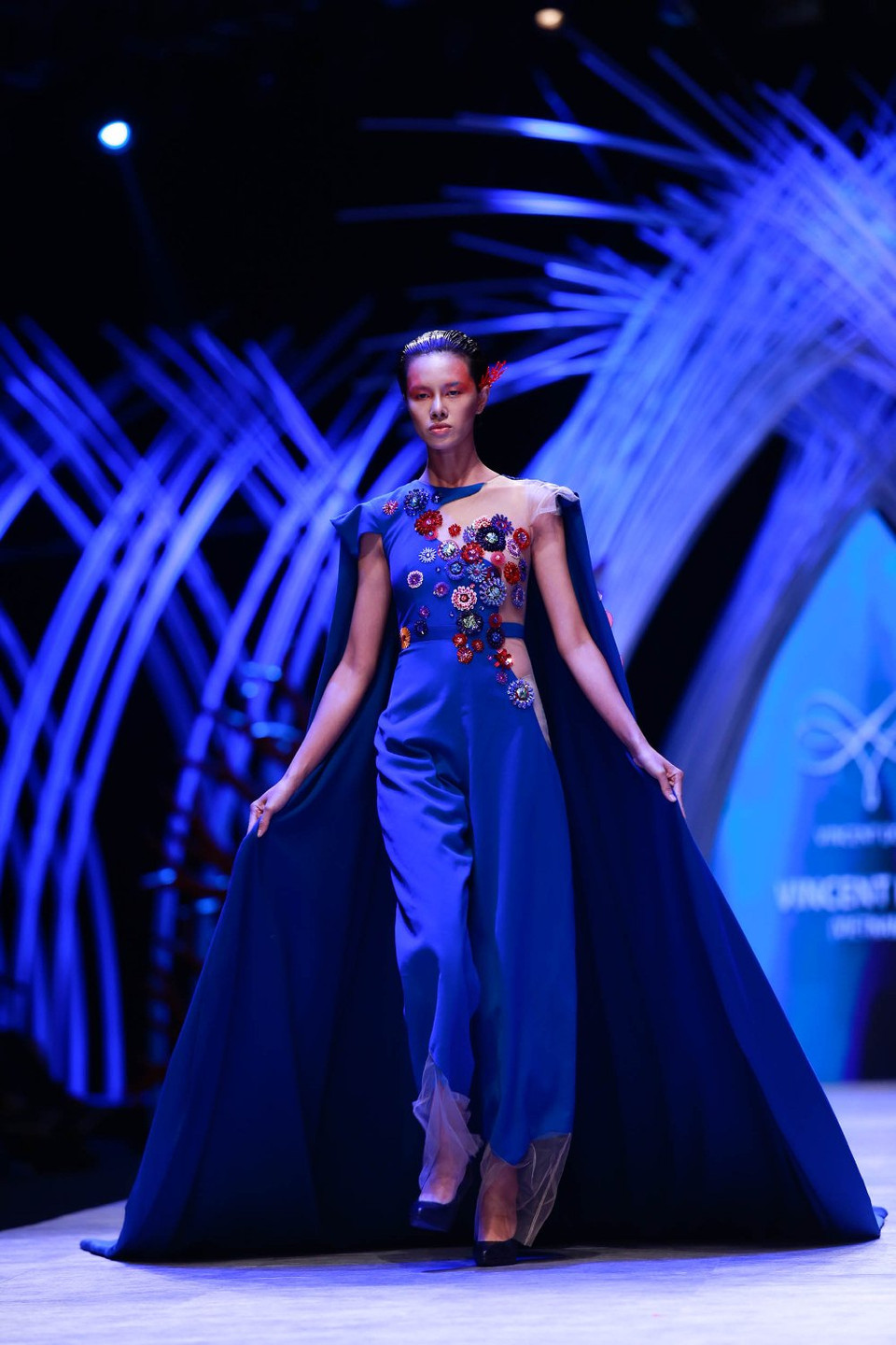 Vincent Đoàn đã biến các người mẫu trở thành hiện thân của những nàng tiên cá tân thời... (Ảnh: BTC)