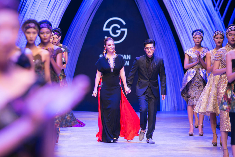 Sebastian Gunawan sinh năm 1967, từng đoạt rất nhiều giải thưởng lớn và danh hiệu danh giá trong các đấu trường thời trang quốc tế. (Ảnh: BTC)