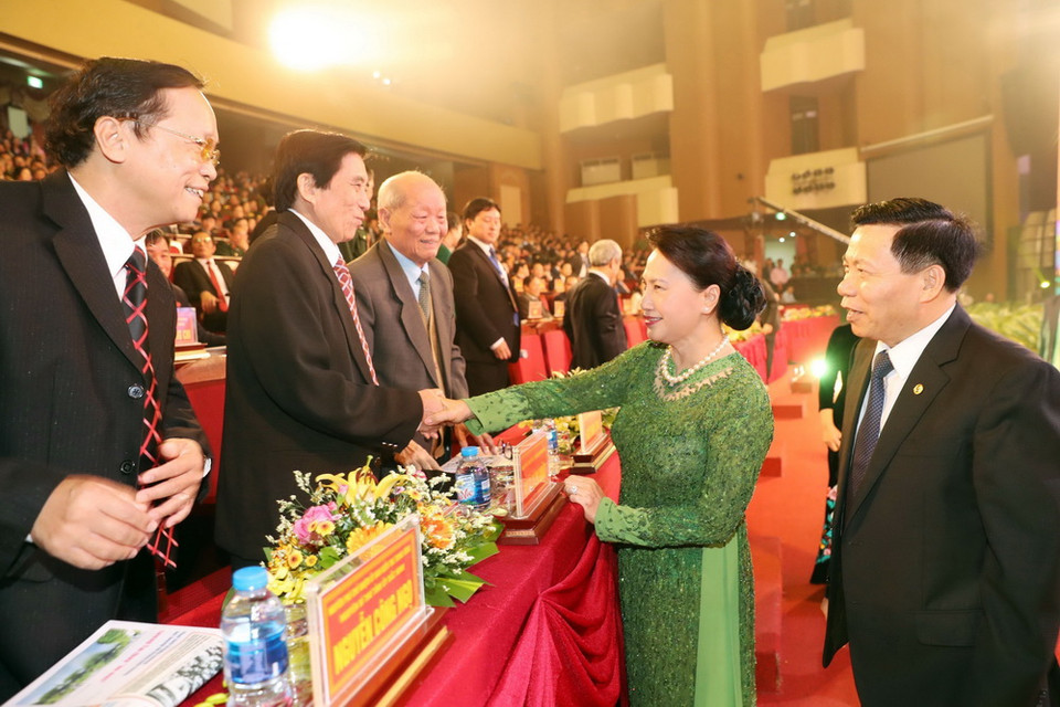 Chủ tịch Quốc hội Nguyễn Thị Kim Ngân và các đại biểu dự lễ kỷ niệm. (Ảnh: Trọng Đức/TTXVN)