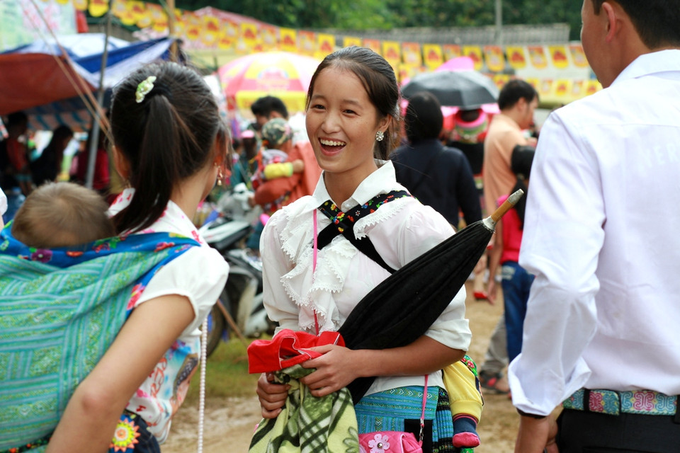 Niềm vui khi gặp bạn ở ngày hội. (Ảnh:Xuân Mai/Vietnam+)