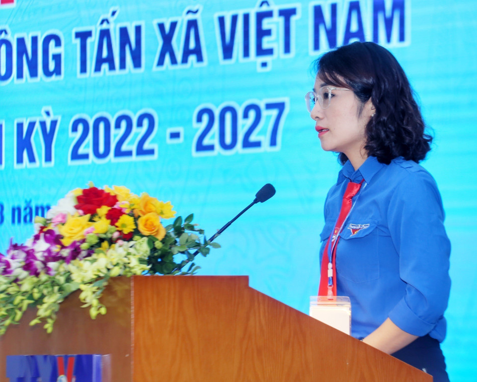 Đồng chí Trịnh Minh Thanh, Ủy viên Ban Thường vụ Đoàn Thanh niên TTXVN trình bày Báo cáo kiểm điểm Ban Chấp hành Đoàn Thanh niên TTXVN khóa XXVI, nhiệm kỳ 2017-2022. (Ảnh: Tuấn Đức/TTXVN)
