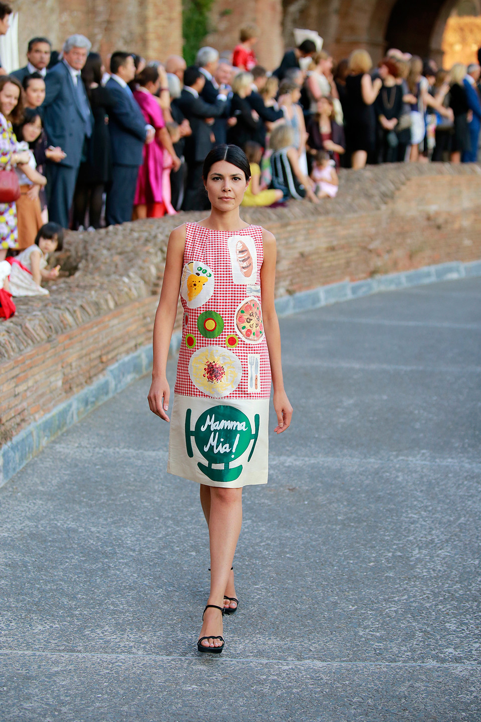 Thương hiệu Chula đến từ Việt Nam đã giới thiệu bộ sưu tập Xuân-Hè trong khuôn khổ Ngày hội văn hóa Việt Nam tại Rome, Italy. (Ảnh: Chula)