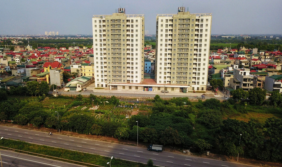 Vị trí của 2 tòa nhà tái định cư tại ô đất ký hiệu C13/DD1, phường Trần Phú, quận Hoàng Mai gần đường Vành đai 3 sẽ được trưng dụng làm nơi điều trị bệnh nhân COVID-19 không triệu chứng hoặc triệu chứng nhẹ. (Ảnh: Thành Đạt/TTXVN)