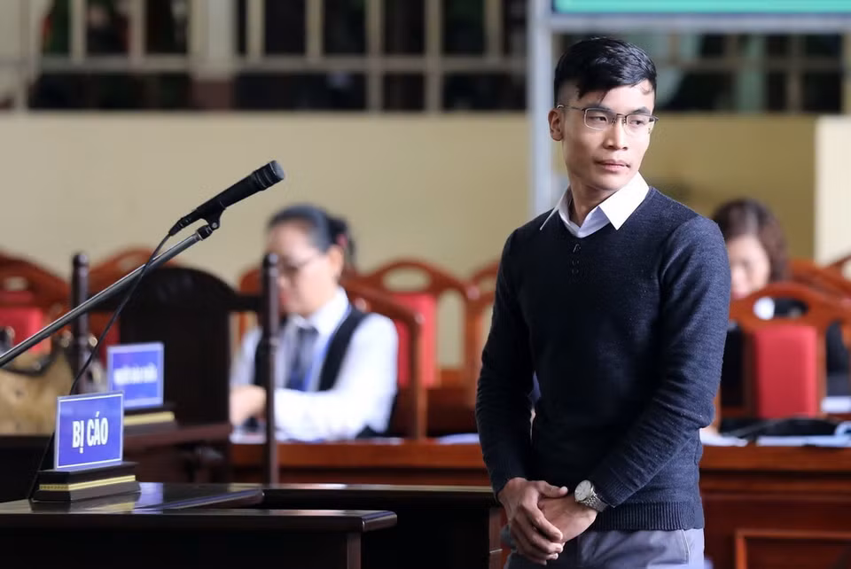 Bị cáo Vũ Minh Quang khai báo tại tòa. (Ảnh: Trung Kiên/TTXVN)
