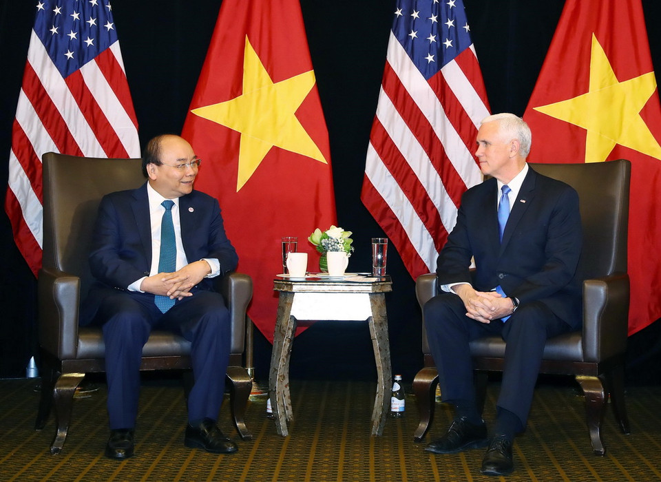 Thủ tướng Nguyễn Xuân Phúc gặp song phương Phó Tổng thống Mỹ Mike Pence. (Ảnh: Thống Nhất/TTXVN)