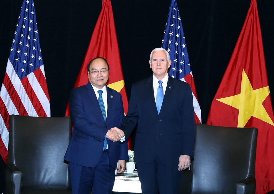 Thủ tướng Nguyễn Xuân Phúc gặp song phương Phó Tổng thống Mỹ Mike Pence. (Ảnh: Thống Nhất/TTXVN)