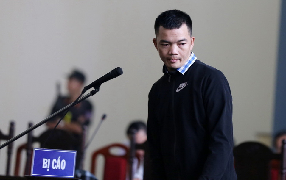 Bị cáo Đỗ Hữu Tư khai báo tại tòa. (Ảnh: Trung Kiên/TTXVN)