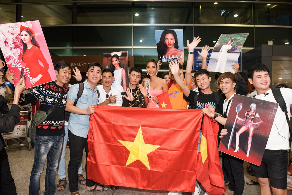 Hoàng Thùy đã chính thức lên đường sang Mỹ tham dự Miss Universe 2019 và sớm hơn lịch trình chính thức 3 ngày. (Ảnh: Quang Đức/Vietnam+)