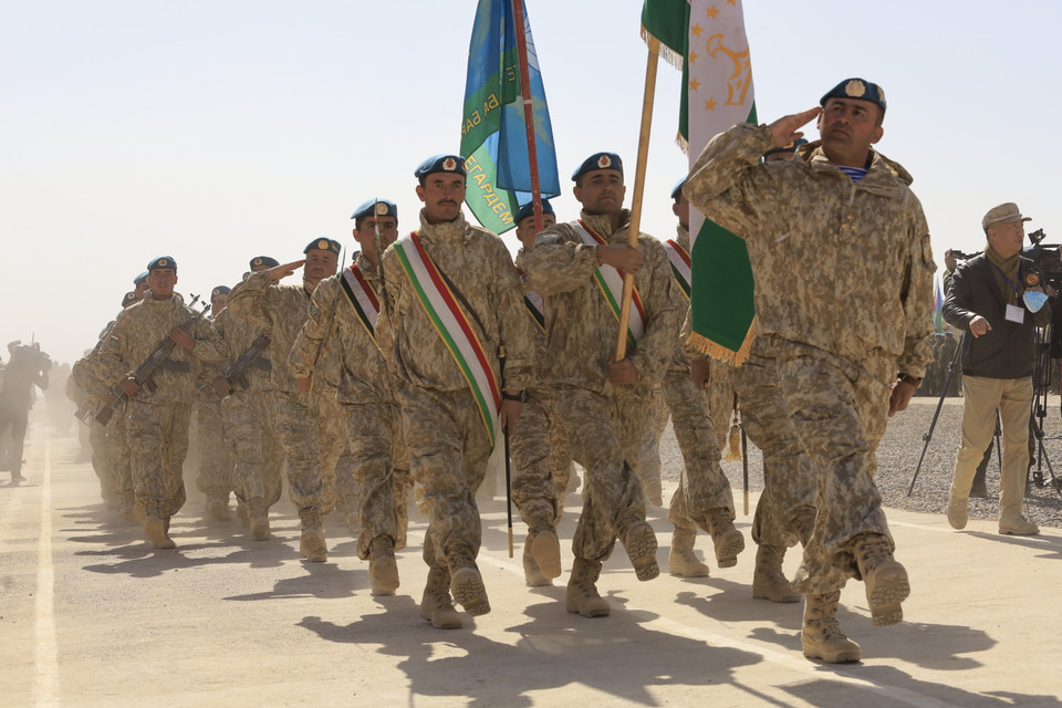 Lực lượng đặc nhiệm dù của quân đội Kazakhstan.(Ảnh: Trần Hiếu/TTXVN)