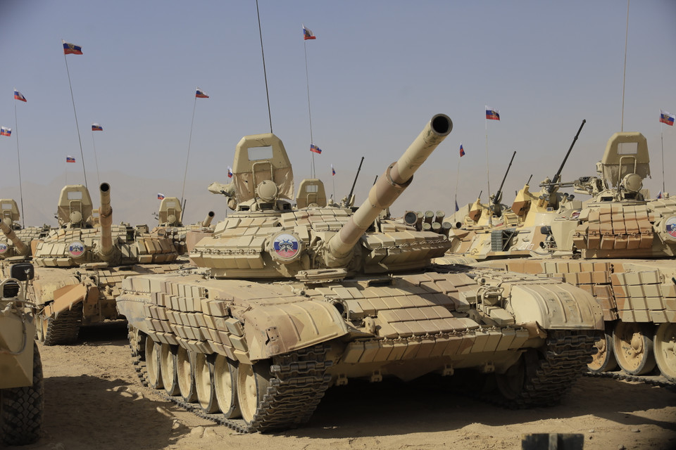 Các đại đội xe tăng được huy động tham gia tập trận.(Ảnh: Trần Hiếu/TTXVN)