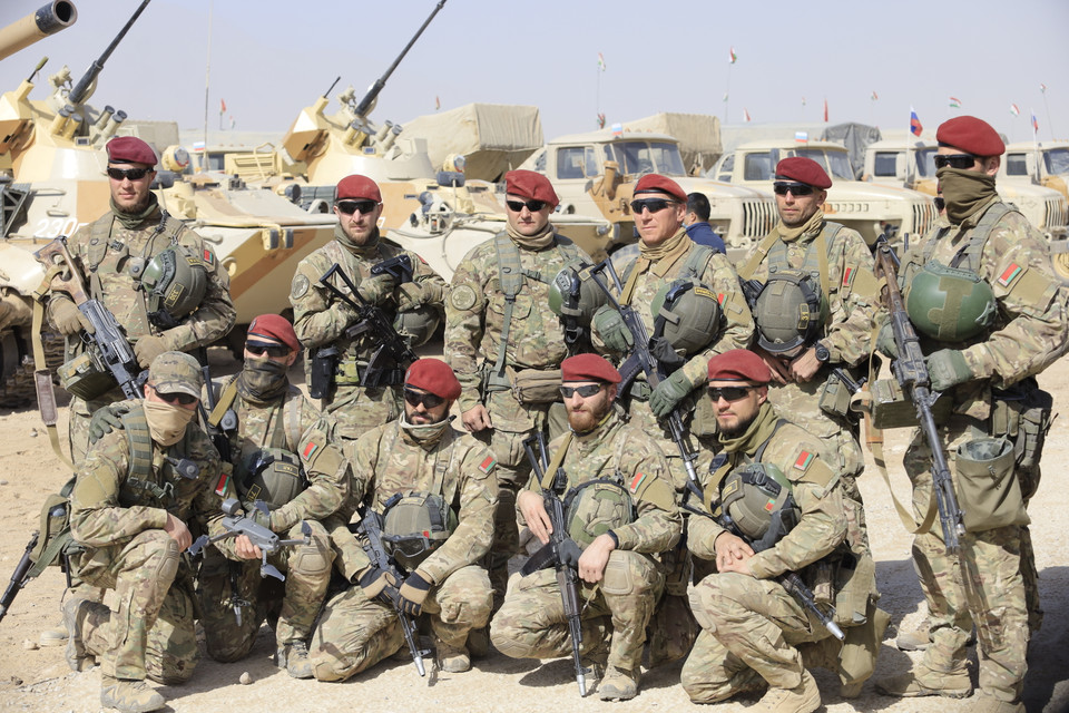 Đội đặc nhiệm chống khủng bố của Belarus tham gia tập trận.(Ảnh: Trần Hiếu/TTXVN)