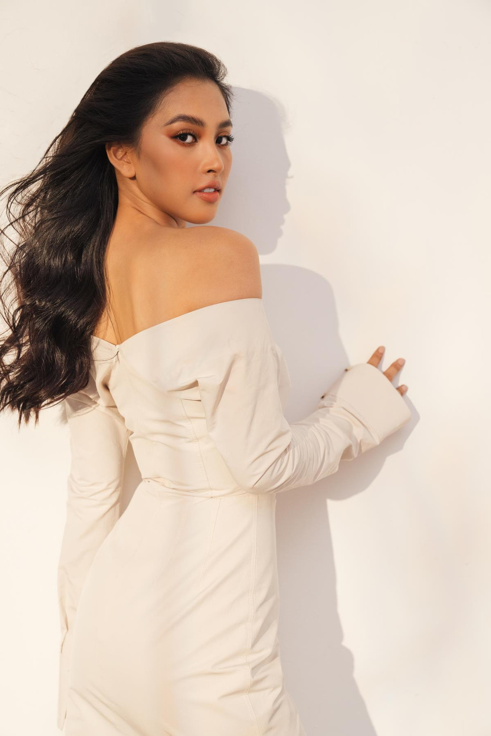 Cô có phong cách thời trang thu hút với thân hình hoàn mỹ và những kỹ năng tạo dáng chuyên nghiệp. Đặc biệt không thể phủ nhận, thần thái và nhan sắc của nàng hậu là điều gây ấn tượng sâu đậm trong lòng khán giả. (Ảnh: Hậu Lê/Vietnam+)