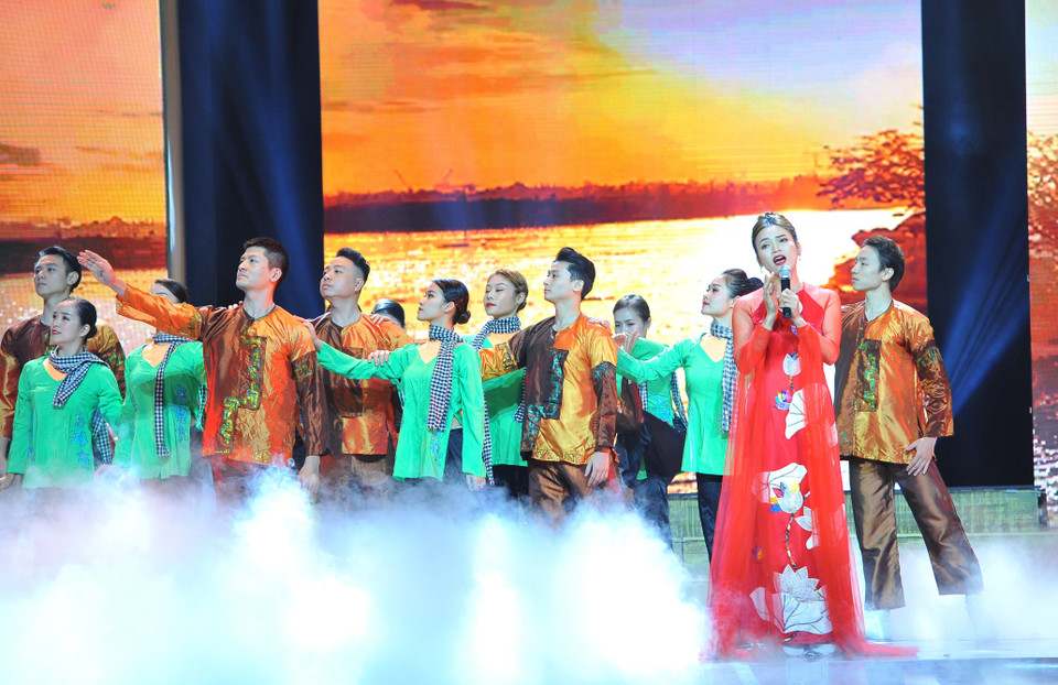 Chương trình nghệ thuật đặc sắc khai mạc chương trình. (Ảnh: Minh Đức/TTXVN)