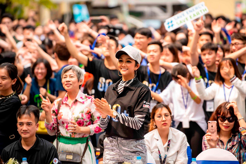 Tại Việt Nam, Chiến dịch Giờ Trái Đất là sự kiện thường niên đã được tổ chức trong suốt 11 năm liên tiếp qua. (Ảnh: Như Hoàn/Vietnam+)