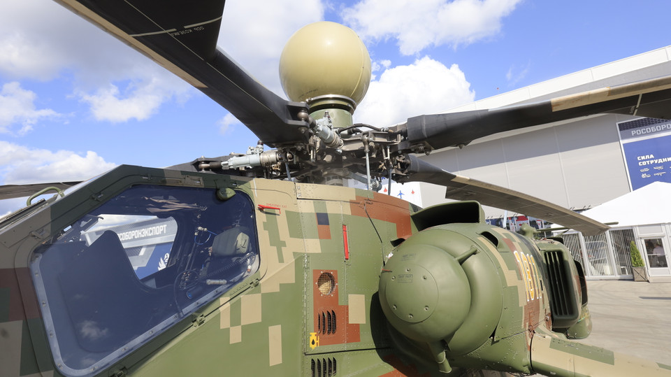 Trực thăng Mi-28NE được trang bị hai động cơ tuốcbin trục (turboshaft) VK-2500-02. 