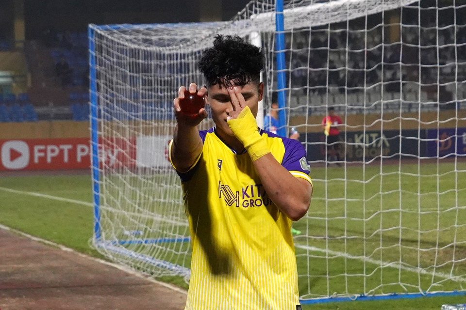 Pha ăn mừng theo phong cách bộ truyện tranh 'Dragonball' của Tuấn Hải. (Ảnh: Việt Anh/Vietnam+)