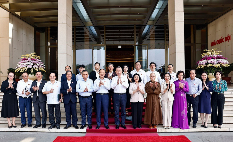 Tổng Bí thư Tô Lâm với Đoàn đại biểu Quốc hội thành phố Hà Nội. (Ảnh: Doãn Tấn/TTXVN)