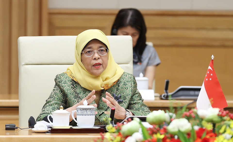 Tổng thống Cộng hòa Singapore Halimah Yacob phát biểu tại buổi tiếp. (Ảnh: Dương Giang/TTXVN)