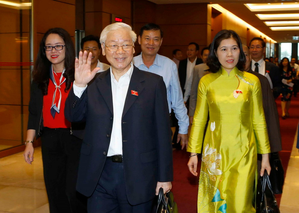 Tổng Bí thư Nguyễn Phú Trọng và các đại biểu đến dự phiên họp. (Ảnh: TTXVN)