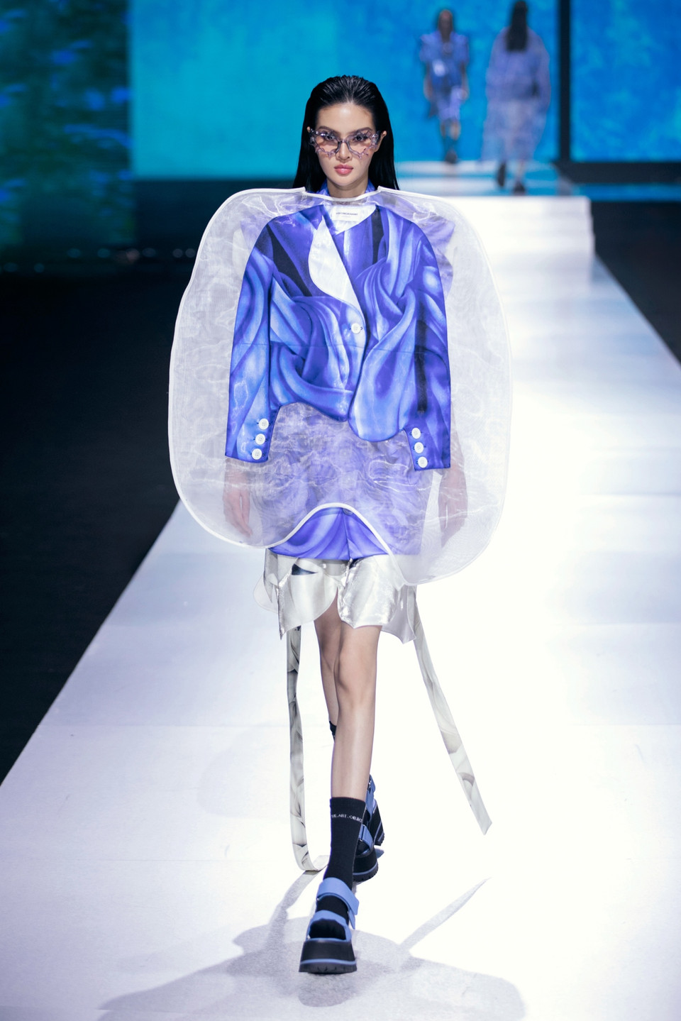 Một thiết kế trong bộ sưu tập “Kiệt tác của nước.” (Ảnh: CTV/Vietnam+)