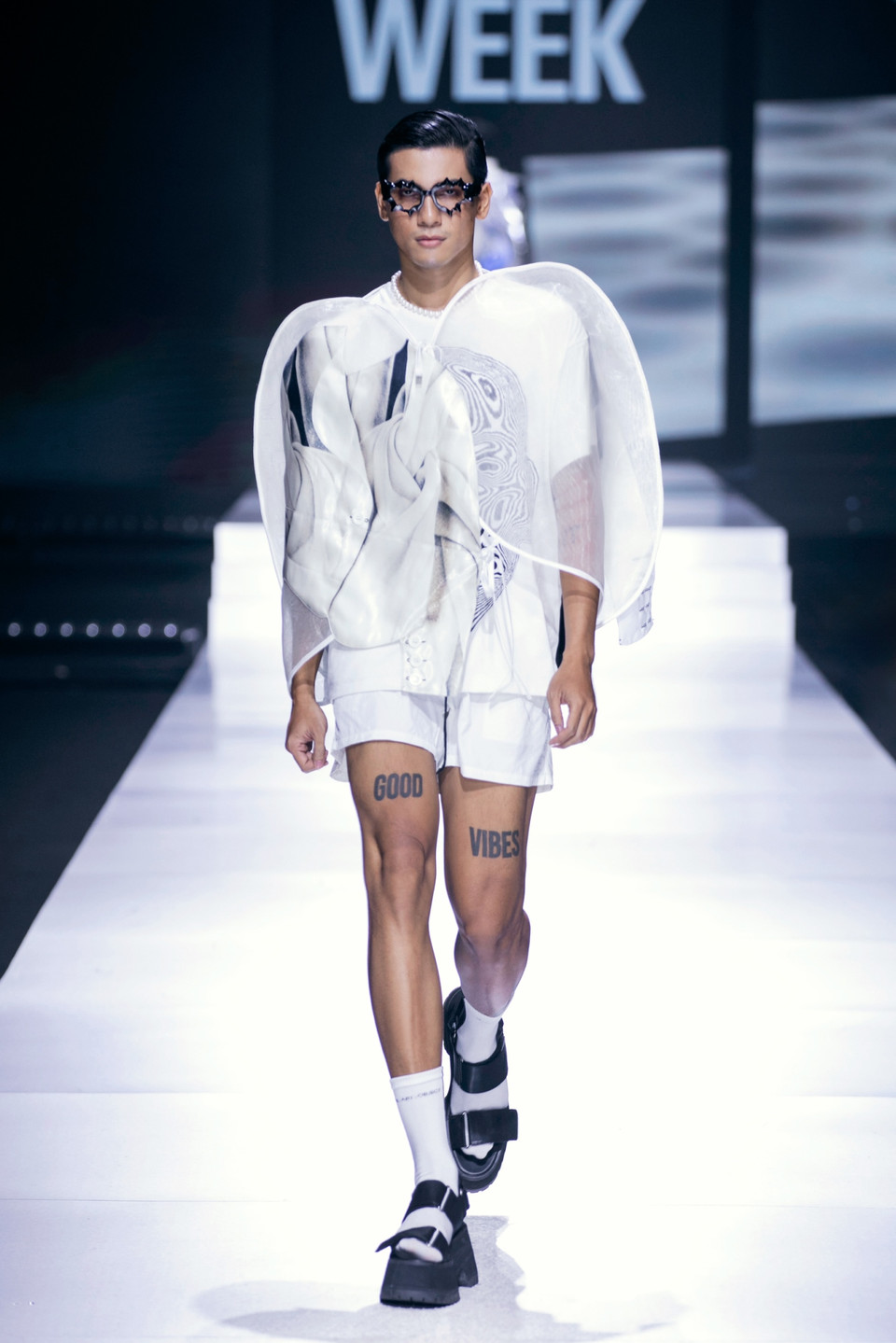 Một thiết kế trong bộ sưu tập “Kiệt tác của nước.” (Ảnh: CTV/Vietnam+)