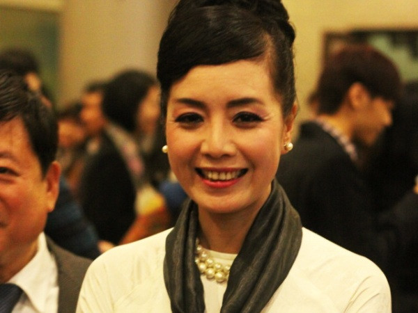 Nghệ sỹ ưu tú Chiều Xuân trên thảm đỏ lễ trao giải Cánh diều 2013. (Ảnh: Anh Thơm/Vietnam+)