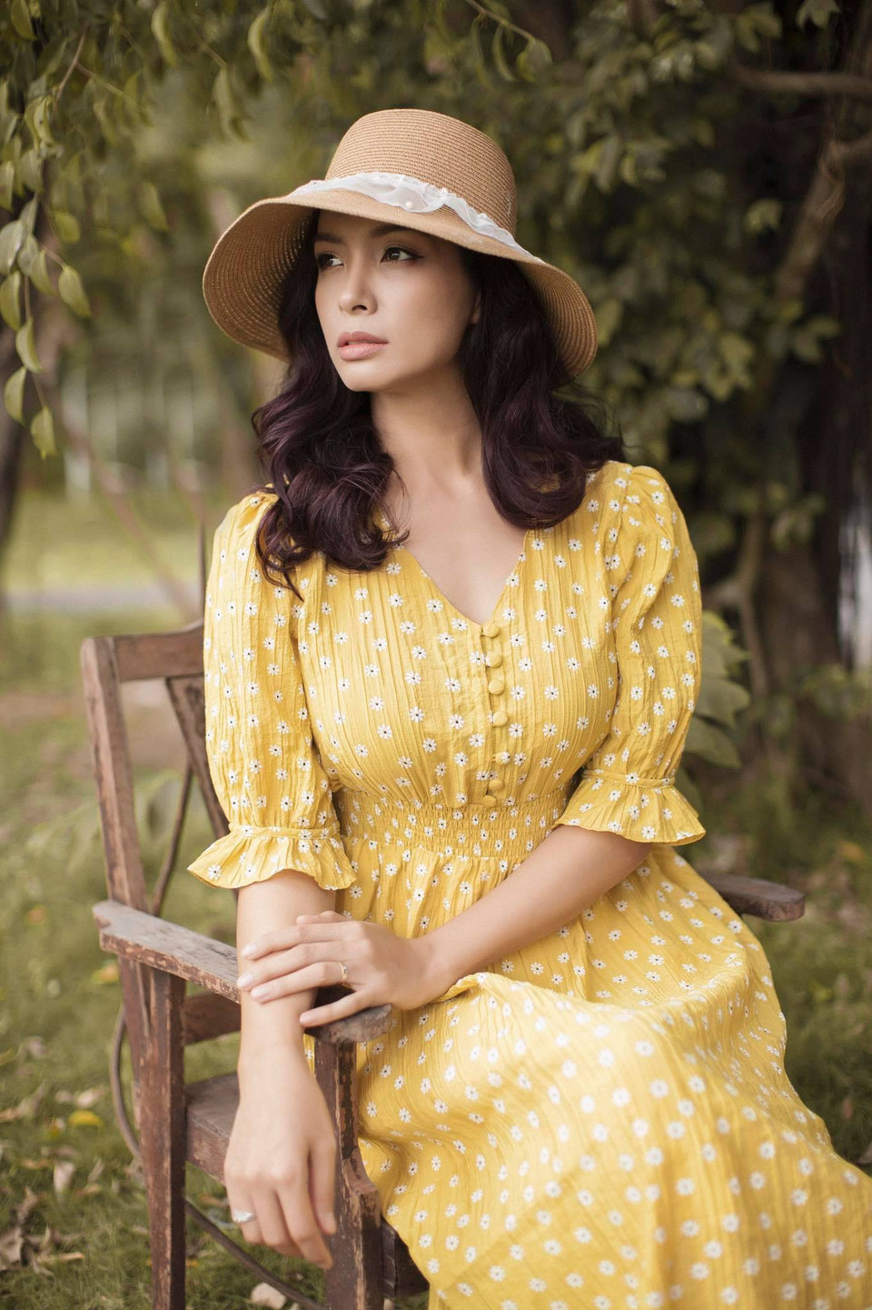 Nổi tiếng cùng người chị sinh đôi Thúy Hằng, cả hai trở thành hiện tượng của làng mẫu Việt thập niên 90 với hình ảnh người mẫu song sinh ấn tượng, cá tính. (Ảnh: BTC)