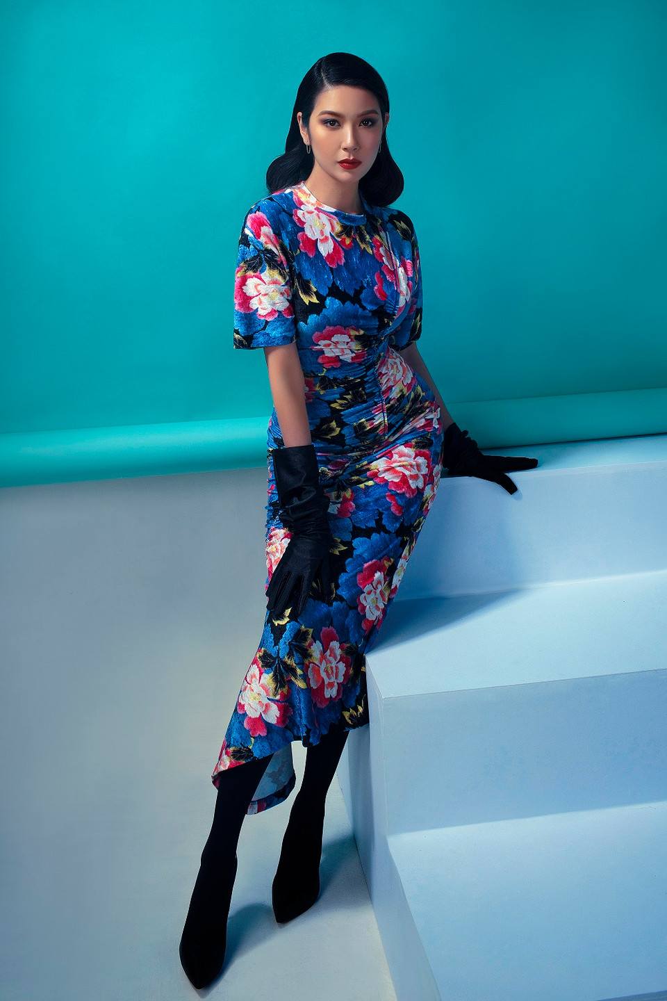 Sau đó, người đẹp tham gia đấu trường nhan sắc Hoa hậu Quốc tế 2015 và đoạt danh hiệu Á hậu 3. (Ảnh: BTC)