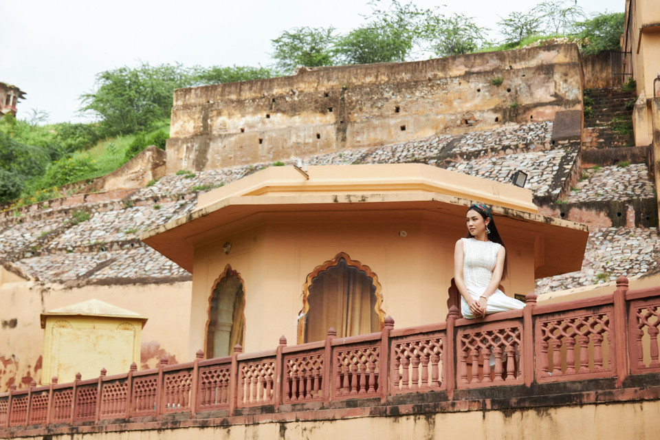 Chia sẻ về sự cố đi lạc hy hữu tại Ấn Độ. Thủy Tiên bộc bạch đó chỉ là sự hiểu lầm và mọi người đừng quá lo lắng vì cô được mọi người trong đoàn rất quan tâm và chăm sóc. (Ảnh: CTV/Vietnam+)