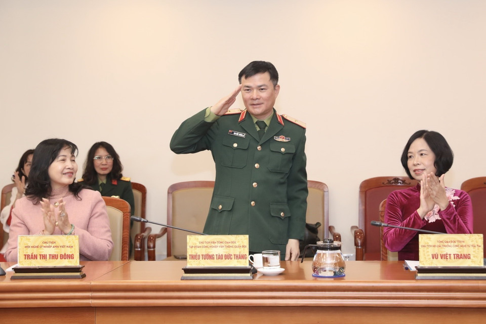 Thiếu tướng Tào Đức Thắng, Chủ tịch kiêm Tổng Giám đốc Tập đoàn Công nghiệp-Viễn thông Quân đội Viettel đến dự Lễ phát động. (Ảnh: Minh Quyết/TTXVN)