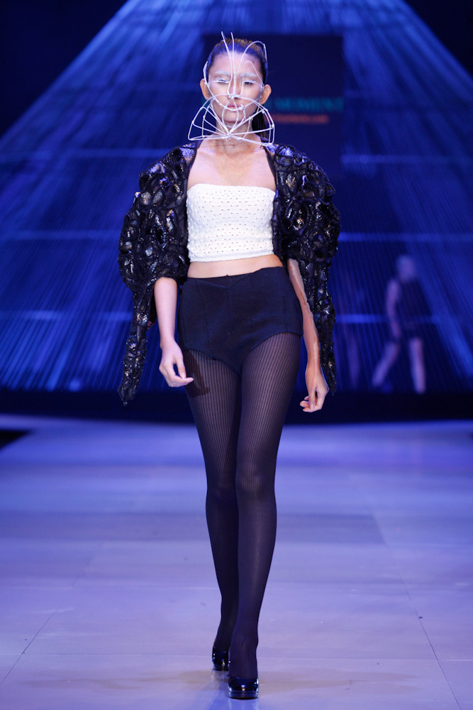 BST được sắp xếp có chủ ý với sự chuyển đổi tinh tế từ các sắc màu trắng, đen, xám đến đỏ... (Ảnh: BTC)