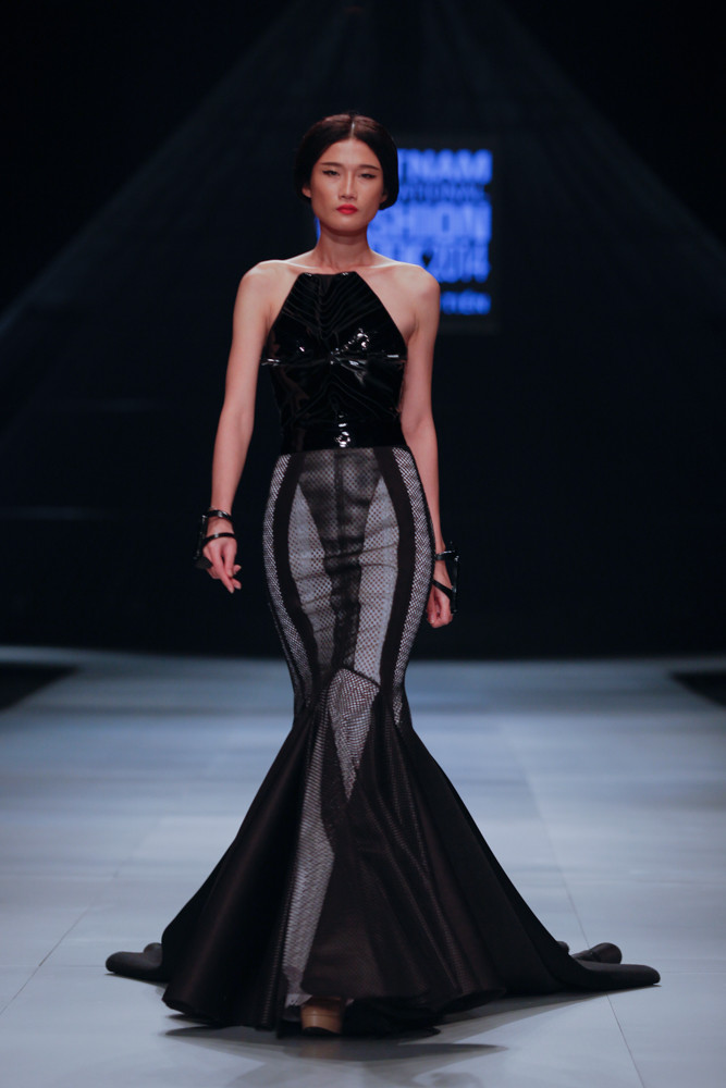 Show diễn của Lý Giám Tiền, diễn ra ngày thứ năm trong khuôn khổ Vietnam International Fashion Week. (Ảnh: BTC)