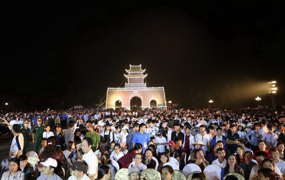 Lễ tế Thiên thu hút hàng chục nghìn người tham gia. (Ảnh: Ninh Đức Phương/TTXVN)