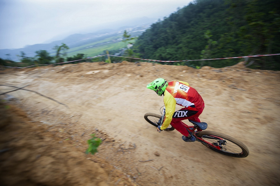 Vận động viên Việt Nam Tống Thanh Tuyền thực hiện phần thi. (Ảnh: Trọng Đạt/TTXVN)