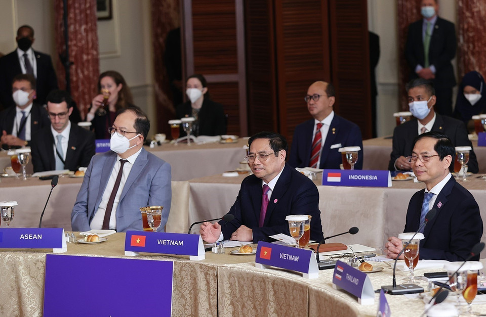 Thủ tướng Phạm Minh Chính phát biểu tại buổi làm việc với Phó Tổng thống Hoa Kỳ Kamala Harris. (Ảnh: Dương Giang/TTXVN)