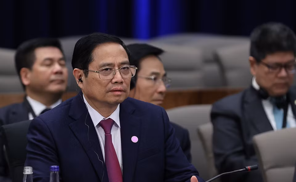 Thủ tướng Phạm Minh Chính cùng các lãnh đạo ASEAN dự thảo luận về hành động khí hậu, chuyển đổi năng lượng sạch và hạ tầng bền vững. (Ảnh: Dương Giang/TTXVN)