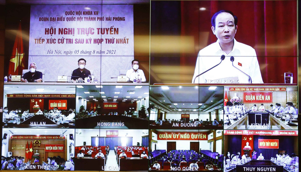 Hội nghị trực tuyến tại các điểm cầu Hà Nội cùng các quận, huyện của thành phố Hải Phòng. (Ảnh: Doãn Tấn/TTXVN)