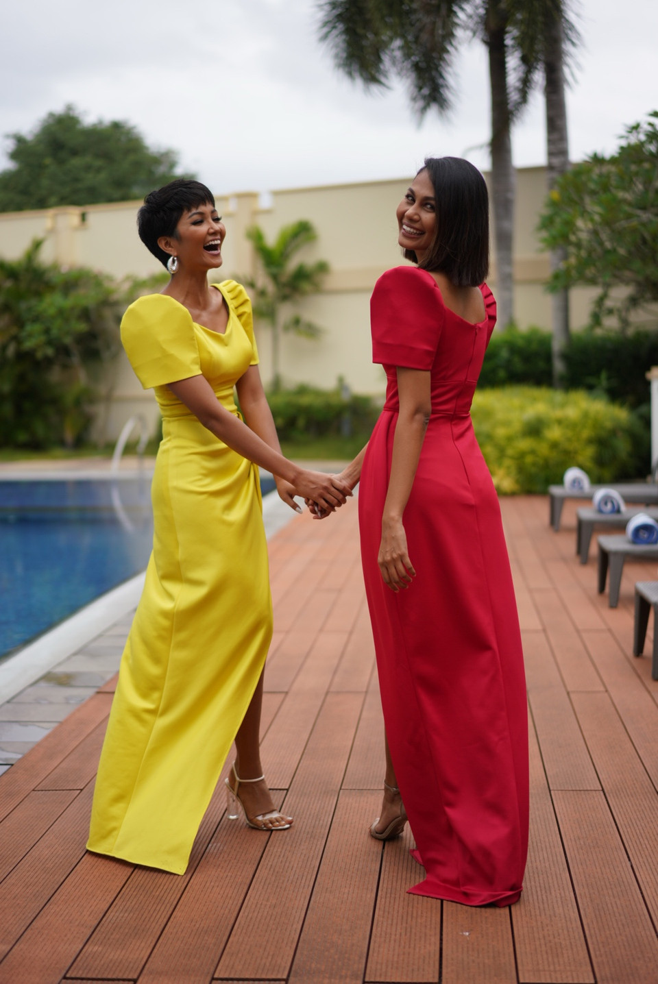 H’Hen Niê đã có dịp hội ngộ Venus Raj - ‘Timeless Beauty’ đầu tiên của thế giới, đồng thời là Á hậu 4 Miss Universe 2010. (Ảnh: CTV/Vietnam+)