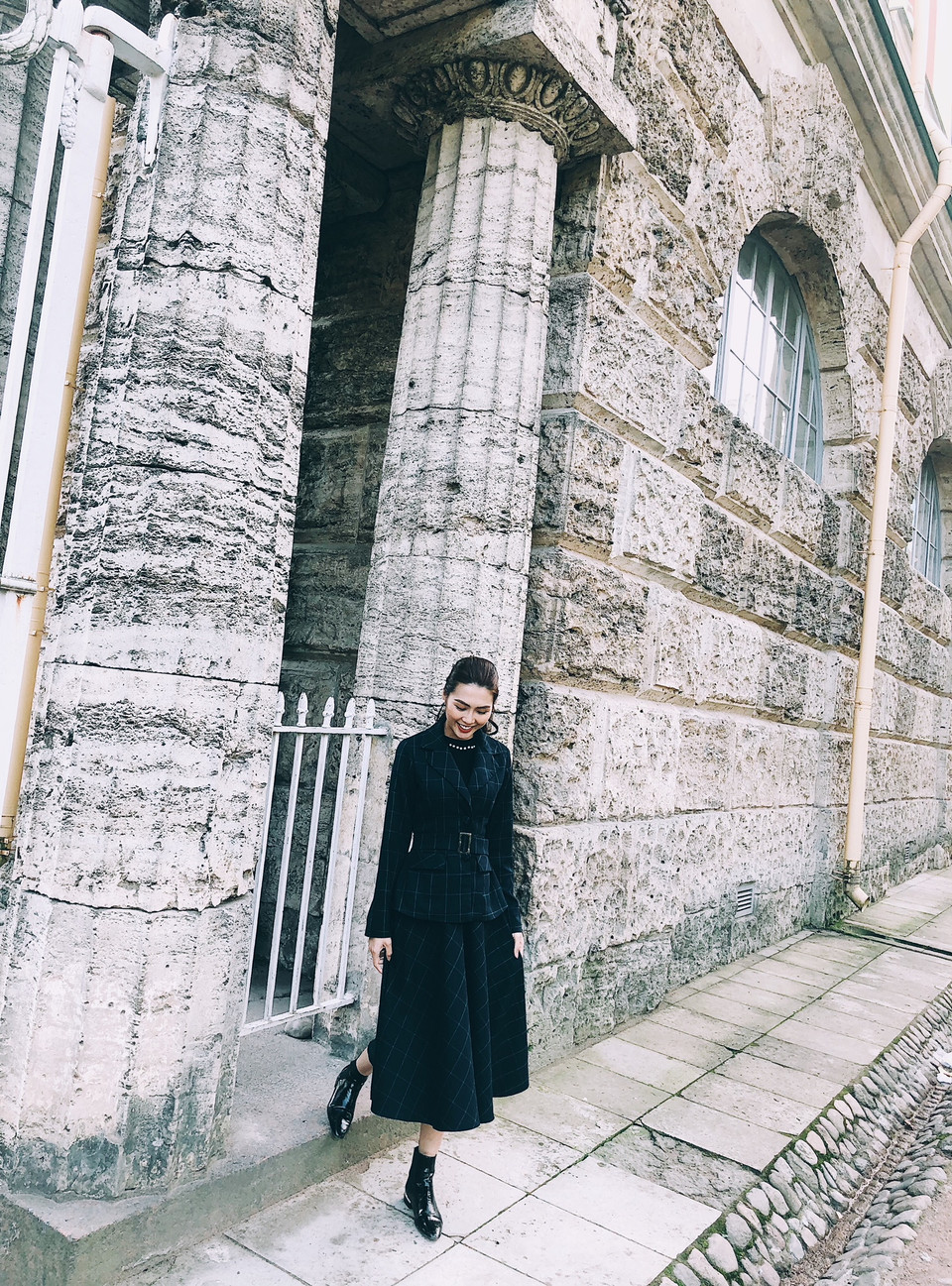 Cùng ngắm thời trang khi đi du lịch khắp nơi trên thế giới của Tưởng Linh. (Ảnh: CTV/Vietnam+)