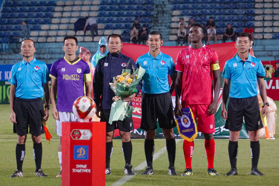 Tối 29/10, Hà Nội FC tiếp đón Hải Phòng trong trận đấu muộn nhất vòng 2 V-League 2023/24. (Ảnh: Việt Anh/Vietnam+)