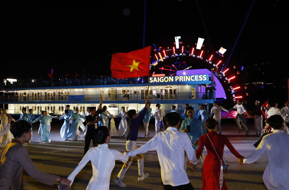 Màn biểu diễn nghệ thuật tại chương trình. (Ảnh: Thống Nhất/TTXVN)