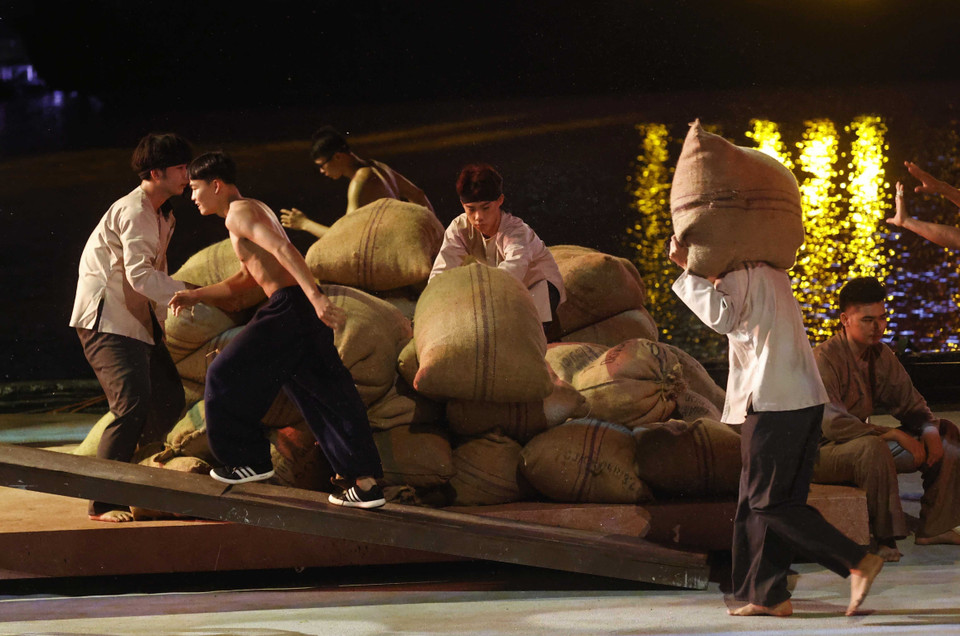 Màn biểu diễn nghệ thuật tại chương trình. (Ảnh: Thống Nhất/TTXVN)