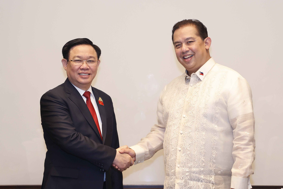 Chủ tịch Quốc hội Vương Đình Huệ gặp Chủ tịch Hạ viện Philippines Martin Romualdez dự Đại Hội đồng Liên Nghị viện các nước Đông Nam Á lần thứ 44 - AIPA-44. (Ảnh: Doãn Tấn/TTXVN)