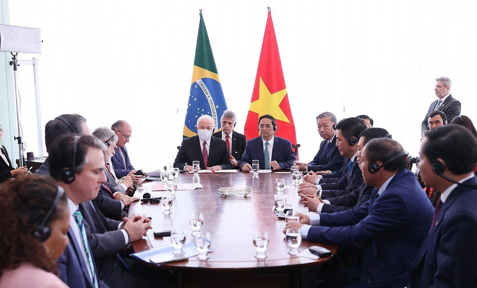 Thủ tướng Phạm Minh Chính và Tổng thống Brazil Lula da Silva hội đàm. (Ảnh: Dương Giang/TTXVN)