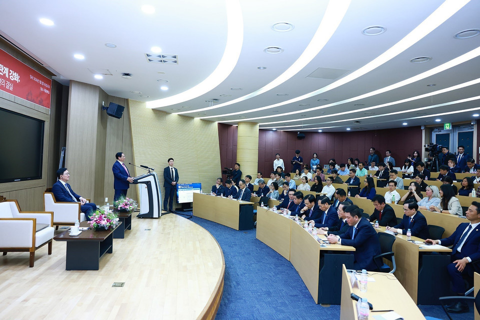 Thủ tướng Phạm Minh Chính phát biểu về chính sách của Việt Nam tại Đại học Quốc gia Seoul. (Ảnh: Dương Giang/TTXVN)